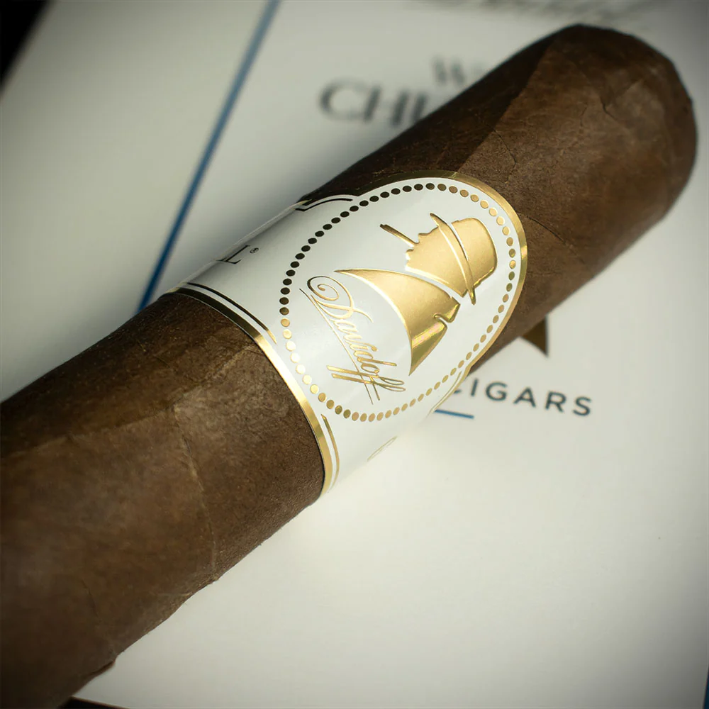 Davidoff Winston Churchill Commander Toro Cigar - Single - Image 4